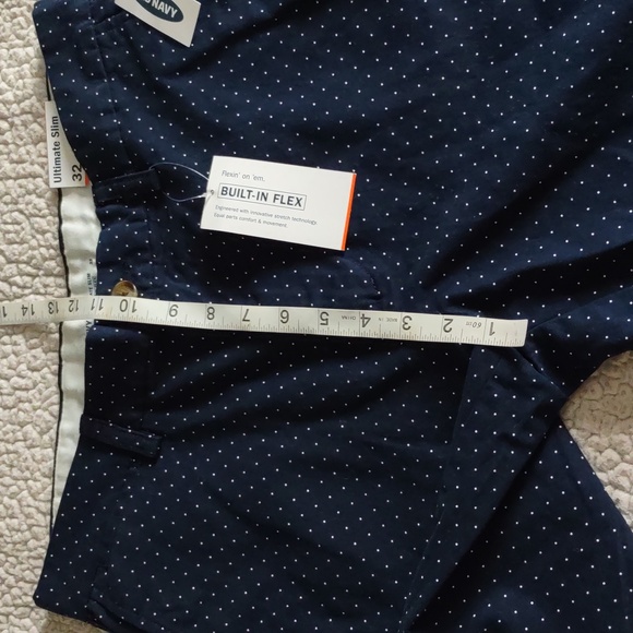 NWT Old Navy Size 32 Ultimate Slim Built-In Flex 10" Inseam Navy Polk Dot Shorts - Picture 7 of 13